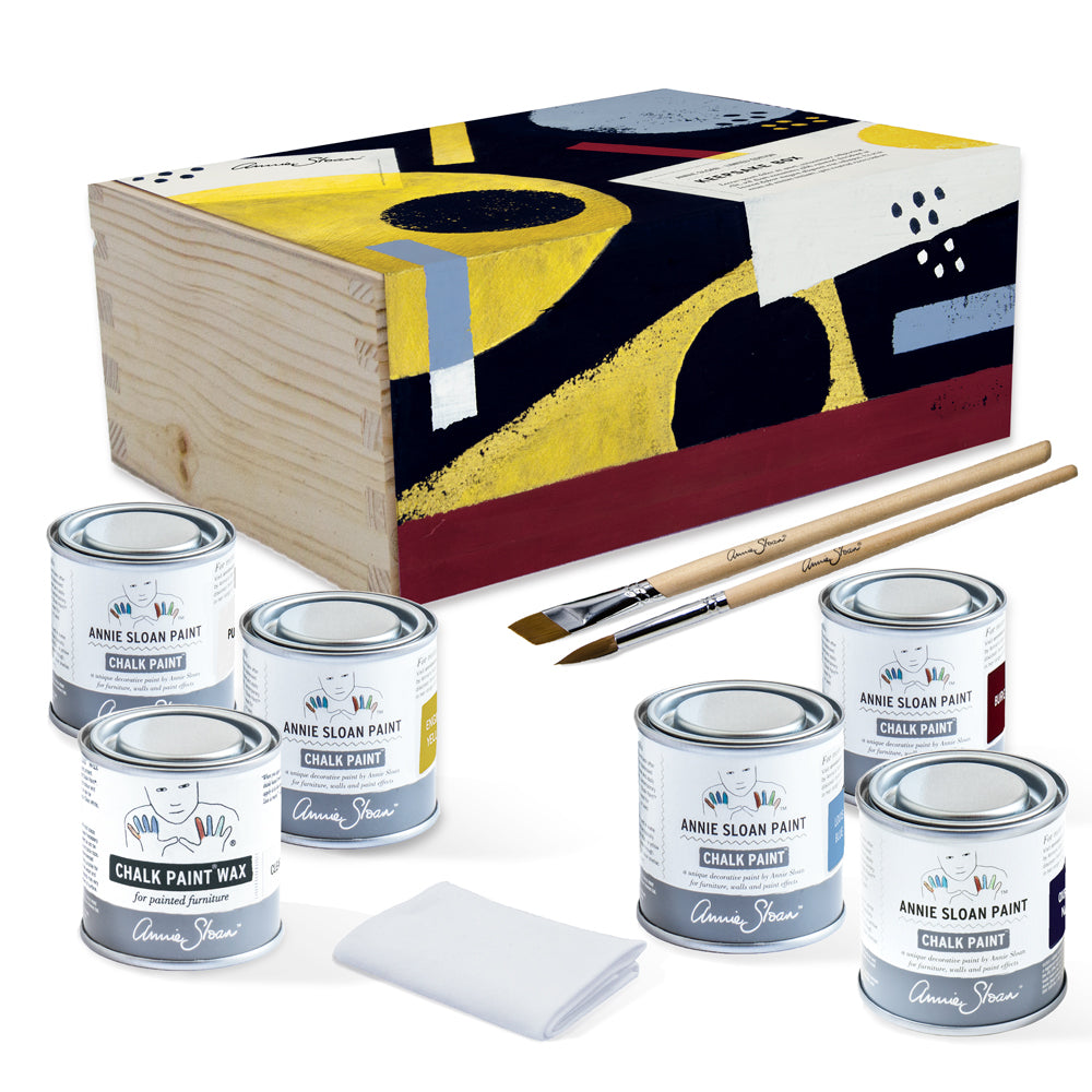 The-Artist-Box-and-contents-image-1.jpg